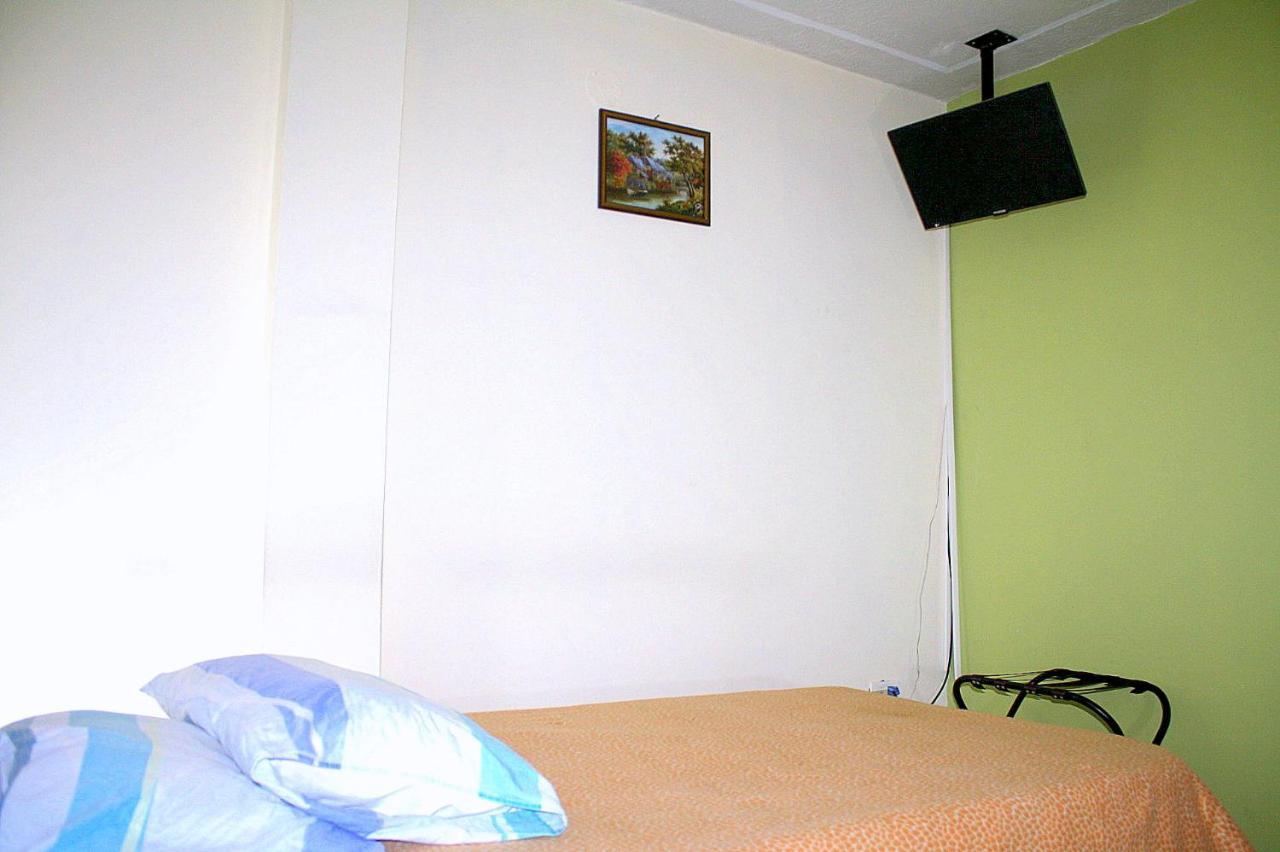 Hostel Casa Alb Богота Экстерьер фото